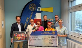 Symbolische Scheckübergabe am KRH Neustadt 